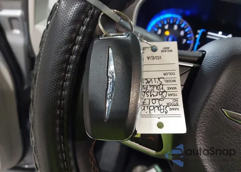 2017 Chrysler Pacifica Touring-L из США, поврежденный, VIN 2C4RC1BGXHR795722